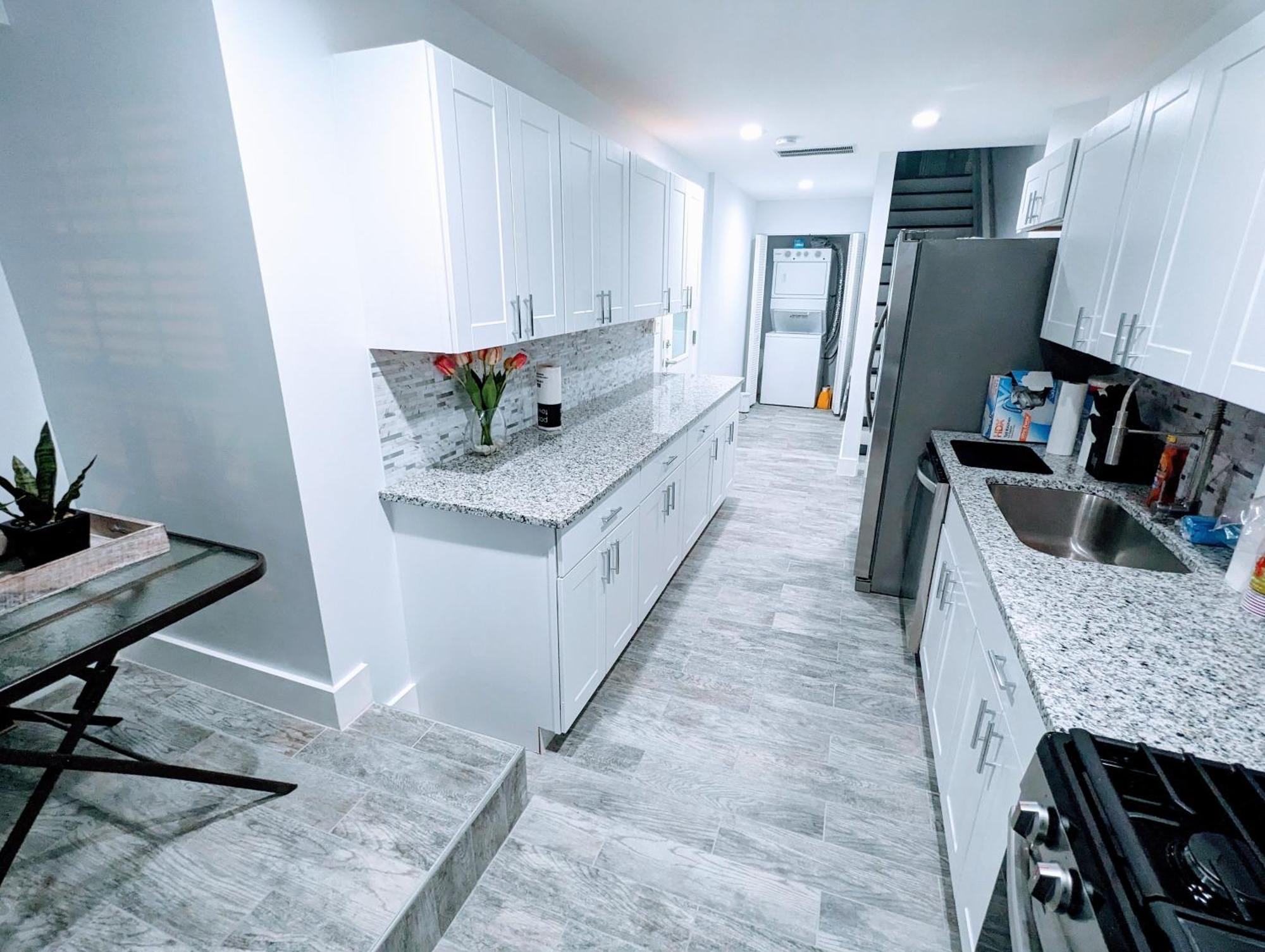 Luxurious 3 Bedroom Apt With A Beautiful Balcony 华盛顿哥伦比亚 客房 照片